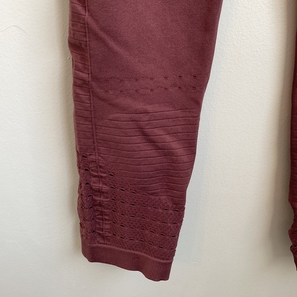 GymShark ENERGY+ SEAMLESS CROPPED LEGGINGS SZ S - Picture 5 of 8